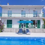 Neda House Apartamento *