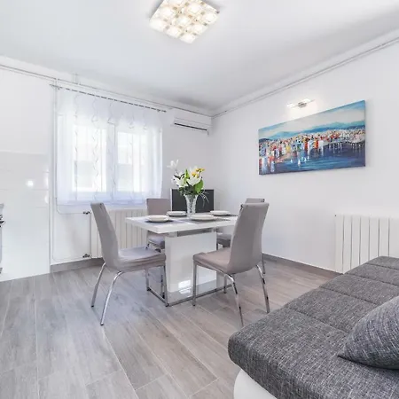 Apartment Neda House *